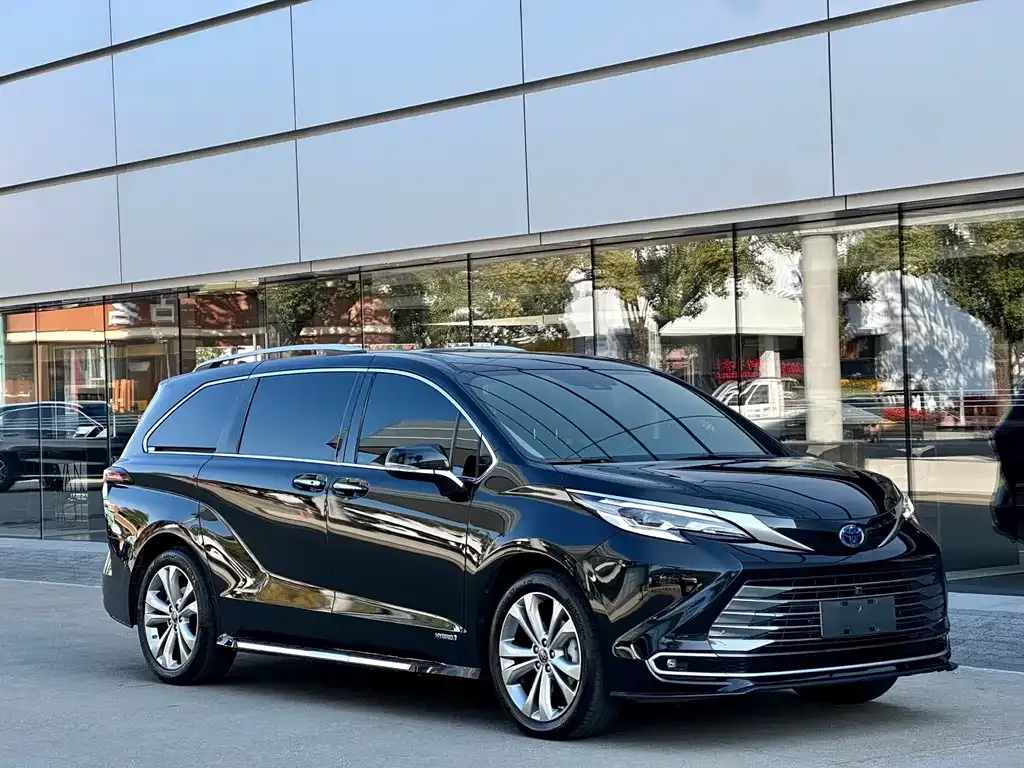 Toyota Sienna — фото 9