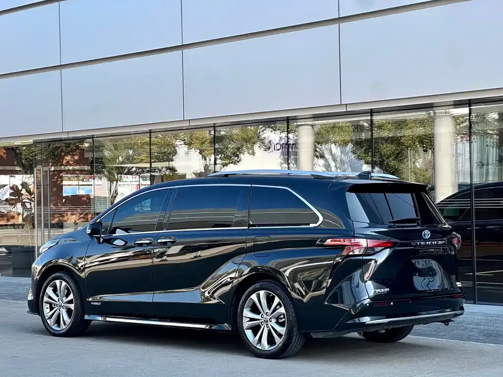 Toyota Sienna — фото 6