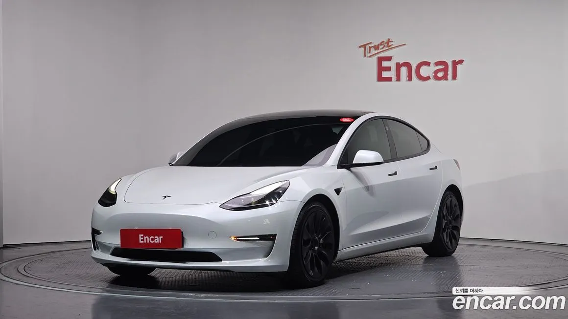 Tesla Model 3 — фото 1
