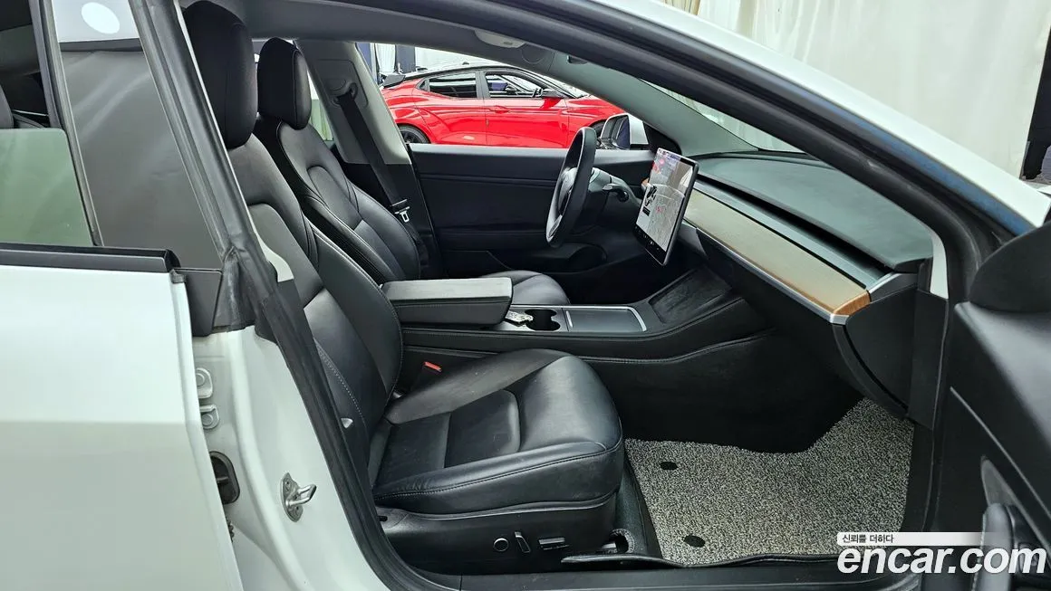 Tesla Model 3 — фото 10