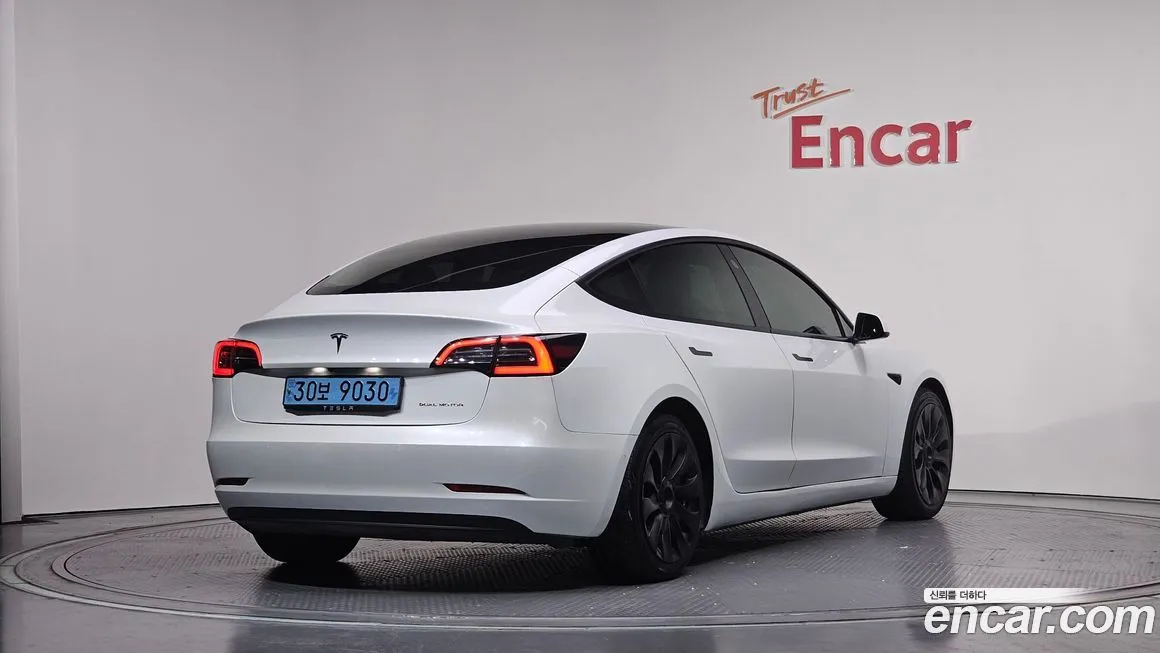 Tesla Model 3 — фото 2