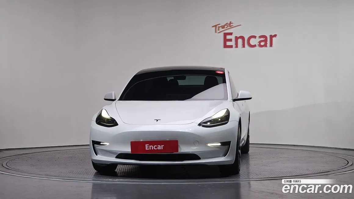 Tesla Model 3 — фото 3