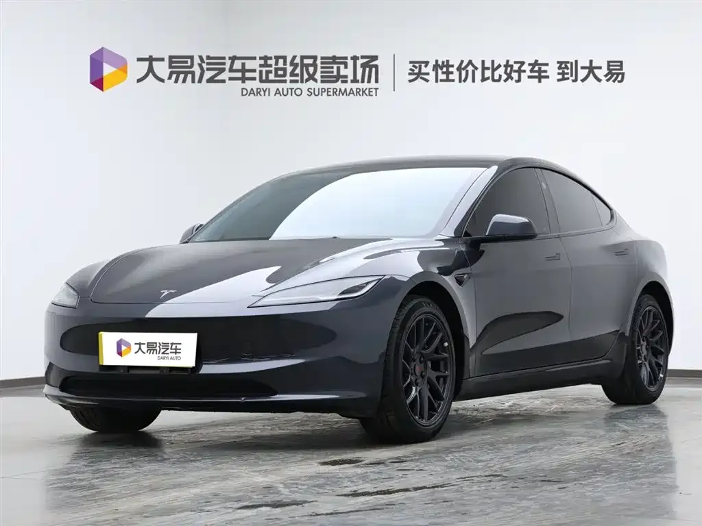 Tesla Model 3 — фото 1