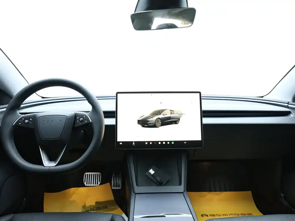 Tesla Model 3 — фото 2