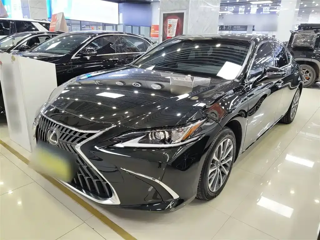 Lexus ES — фото 1