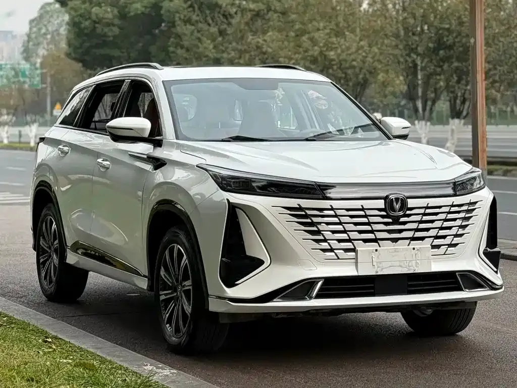 Changan CS75PLUS — фото 3