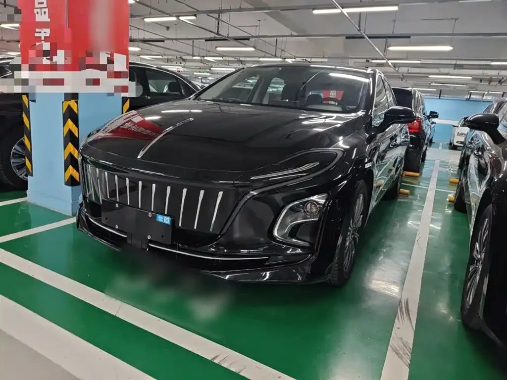 Hongqi E-QM5 — фото 1