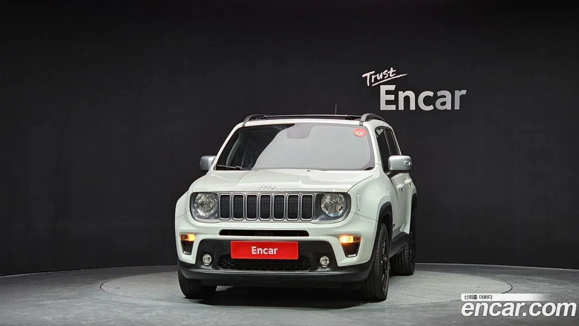 Jeep Renegade — фото 3