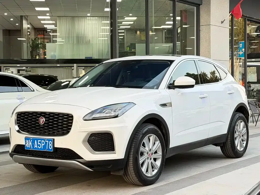 Jaguar E-PACE — фото 1