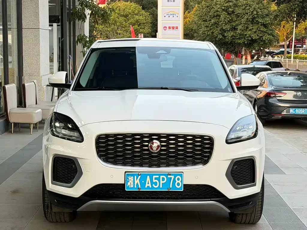Jaguar E-PACE — фото 6