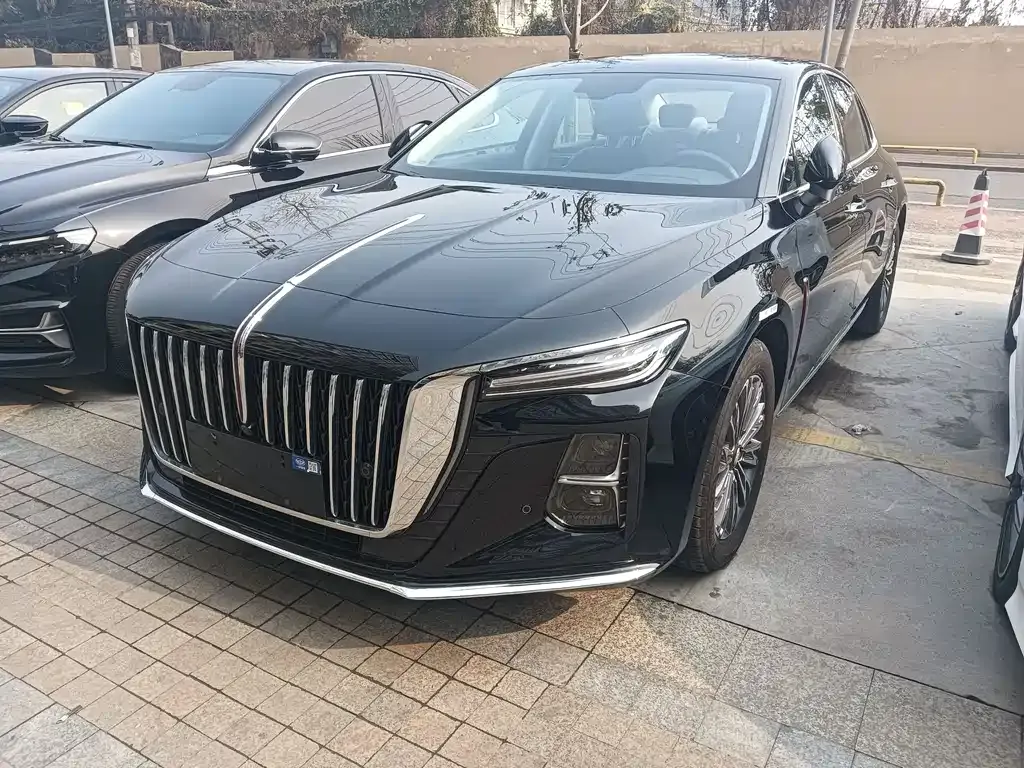 Hongqi H5 — фото 1