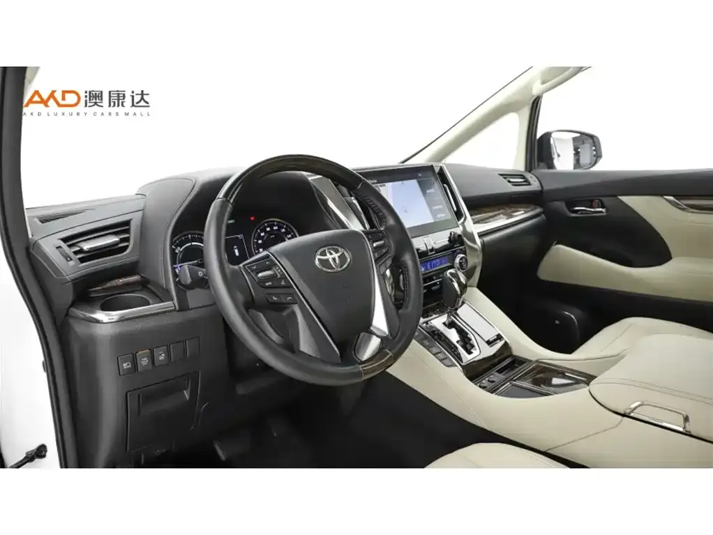 Toyota Alphard — фото 9