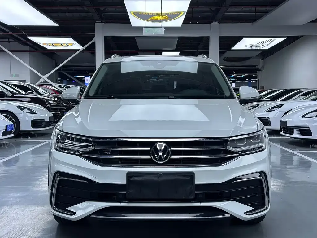 Volkswagen Tiguan L — фото 2