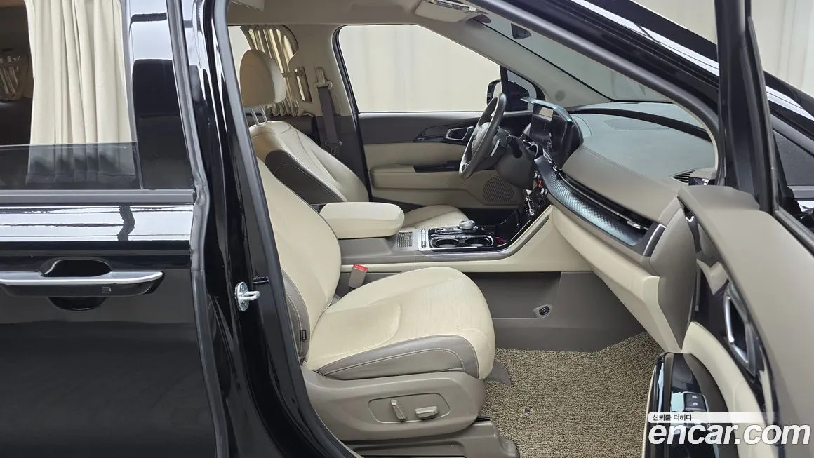Kia Carnival — фото 10