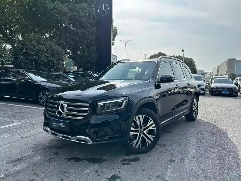 Mercedes-Benz GLB — фото 1