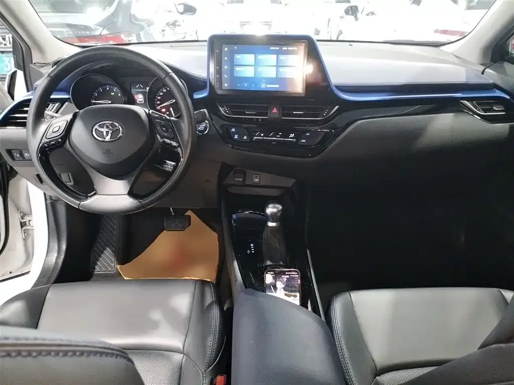 Toyota C-HR — фото 4