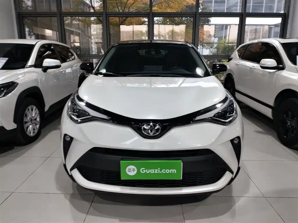 Toyota C-HR — фото 10