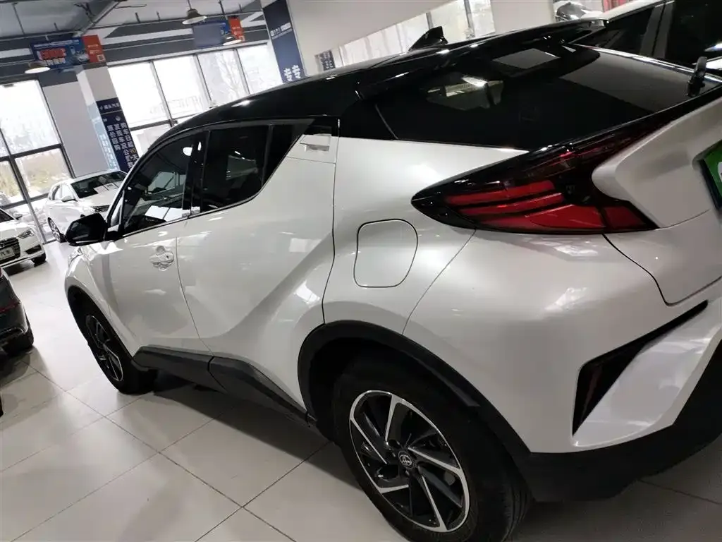 Toyota C-HR — фото 3