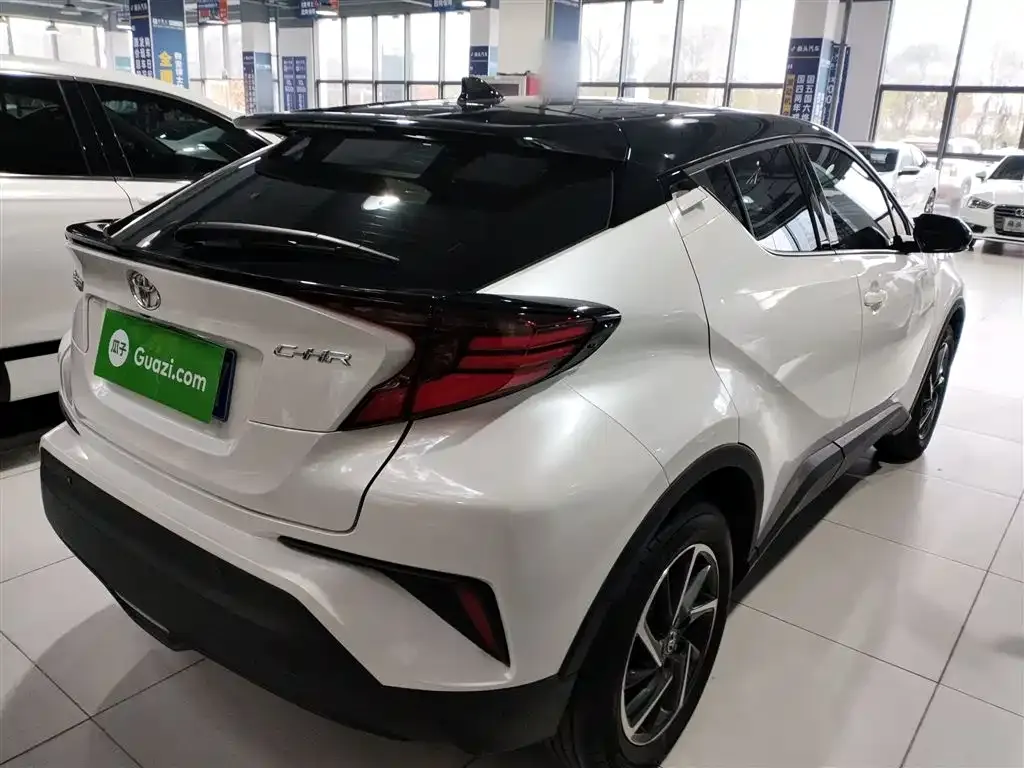 Toyota C-HR — фото 7