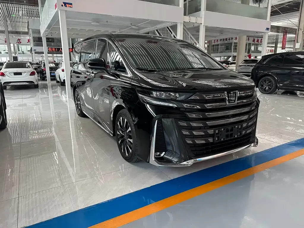 Toyota Vellfire — фото 10