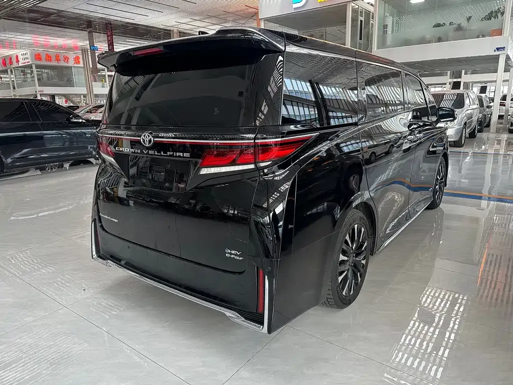 Toyota Vellfire — фото 7