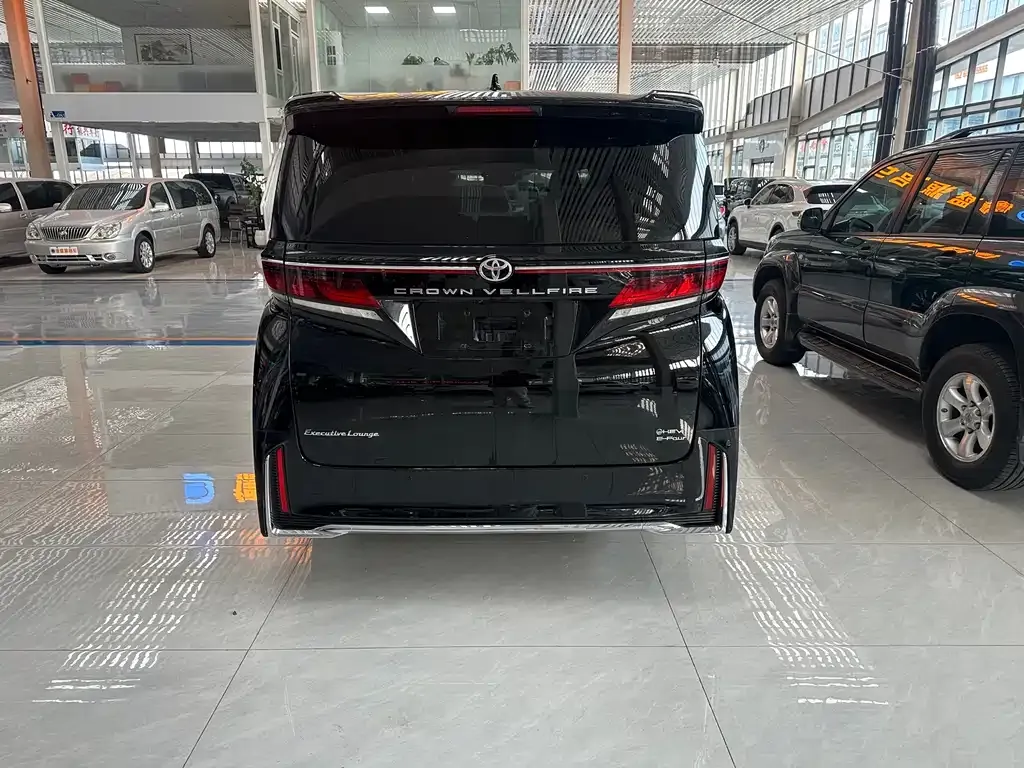 Toyota Vellfire — фото 6