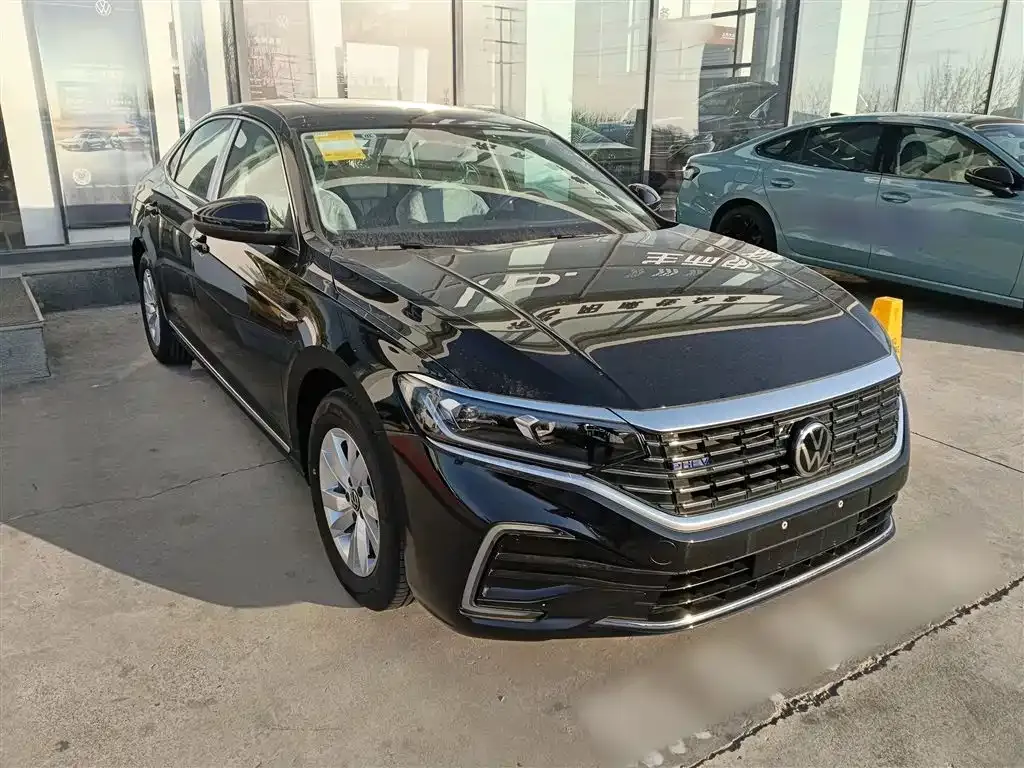 Volkswagen Passat New Energy — фото 5