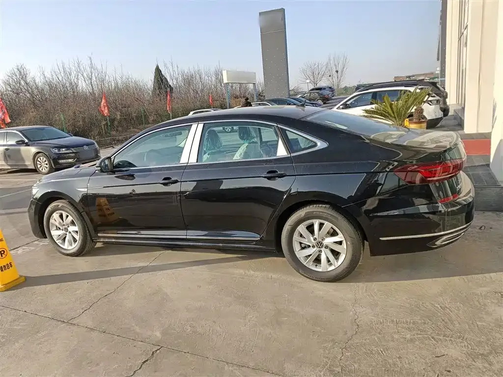 Volkswagen Passat New Energy — фото 8