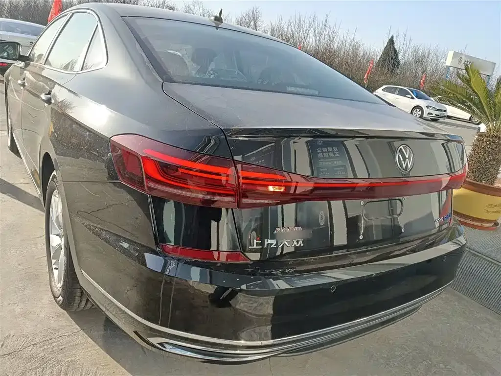 Volkswagen Passat New Energy — фото 2