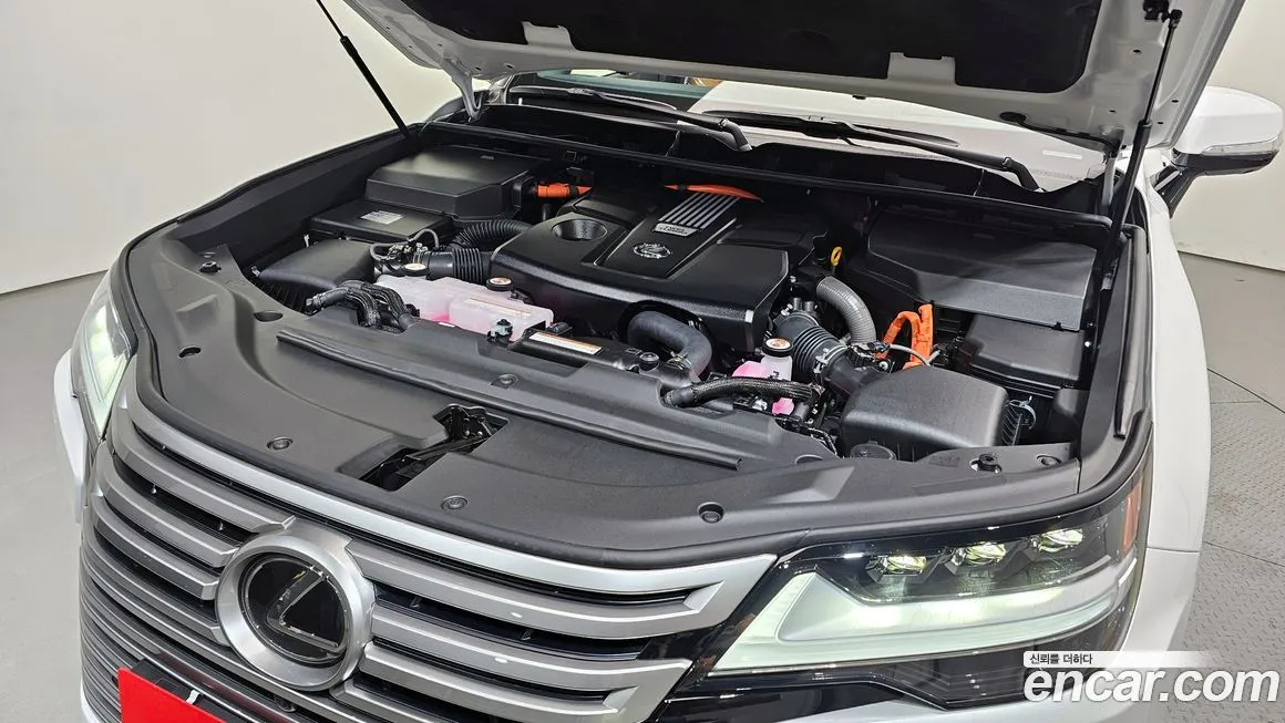Lexus LX — фото 10