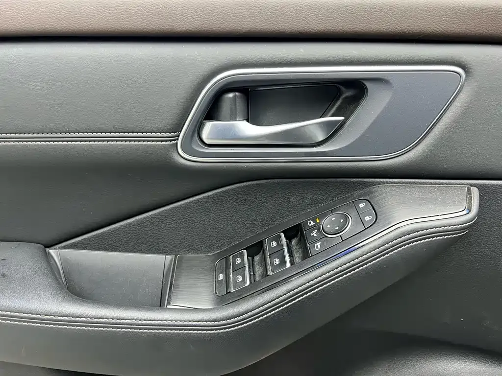 Nissan X-Trail — фото 9
