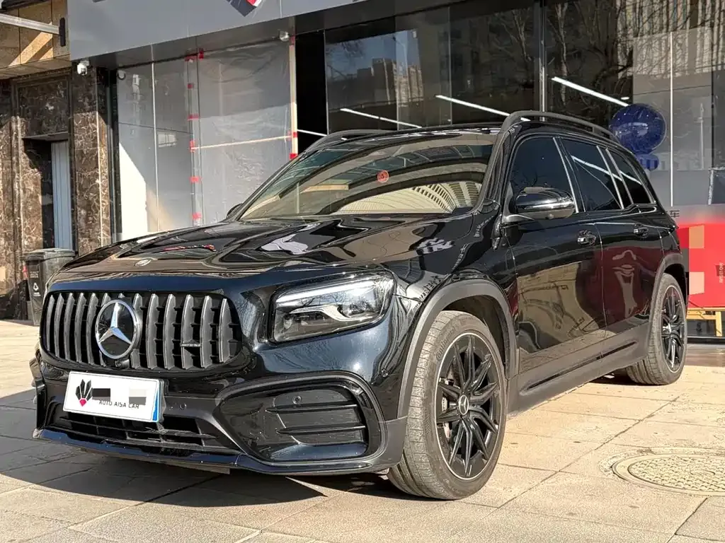 Mercedes-Benz GLB AMG — фото 1