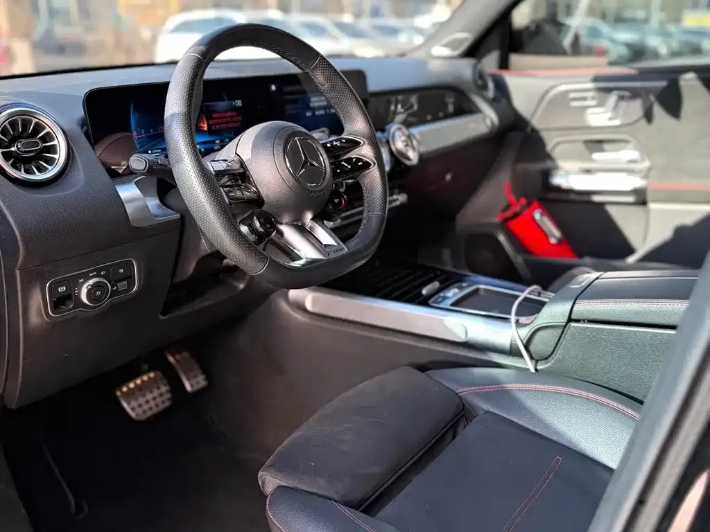 Mercedes-Benz GLB AMG — фото 6