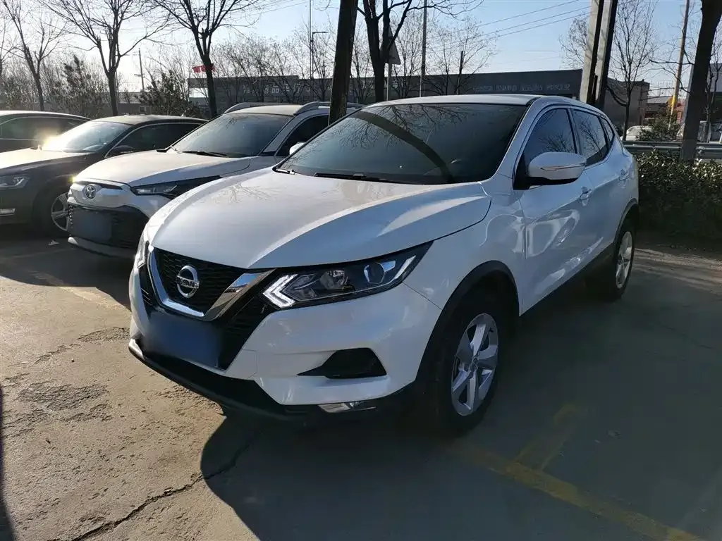 Nissan Qashqai — фото 1