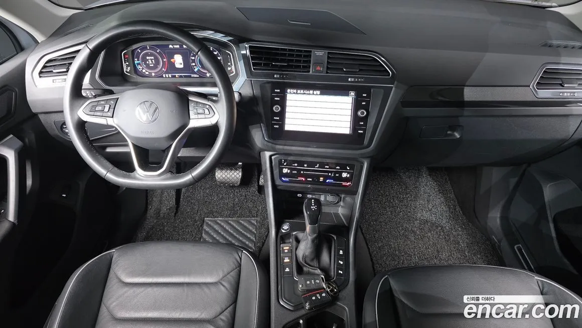 Volkswagen Tiguan — фото 7