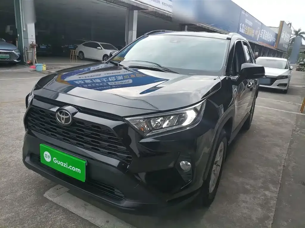 Toyota RAV4 — фото 2