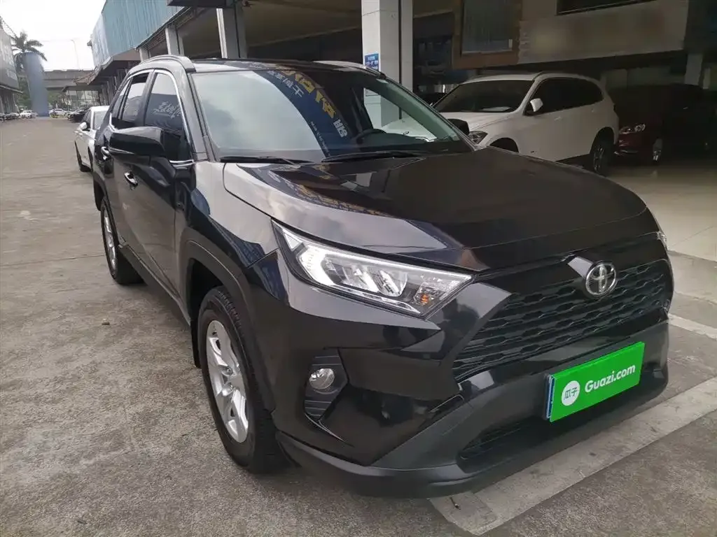 Toyota RAV4 — фото 4