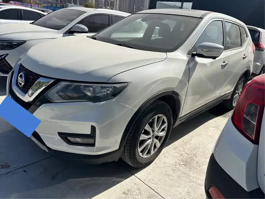 Nissan X-Trail — фото 1