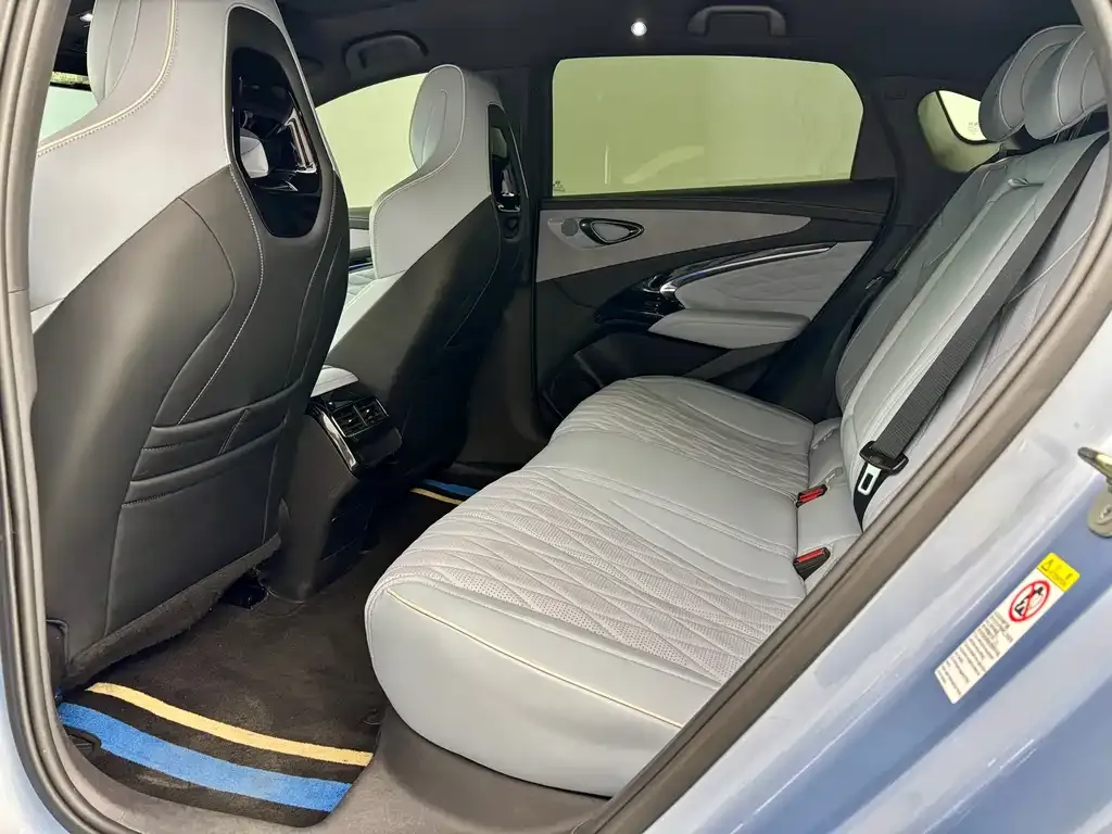 BYD Seal — фото 10