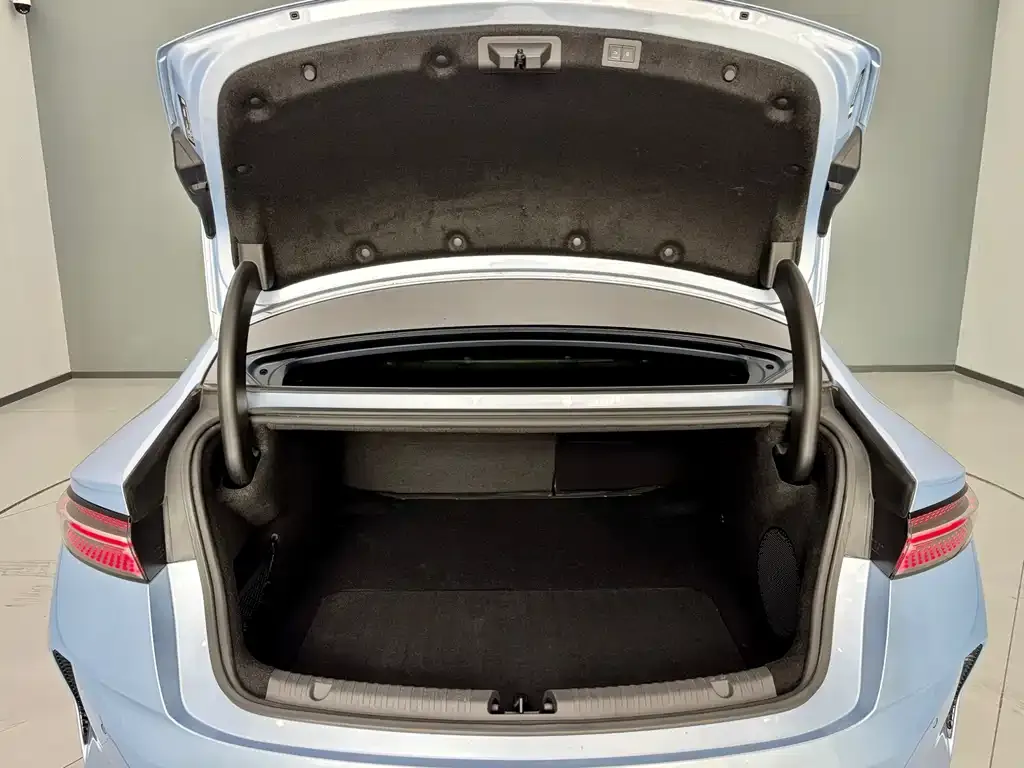 BYD Seal — фото 7