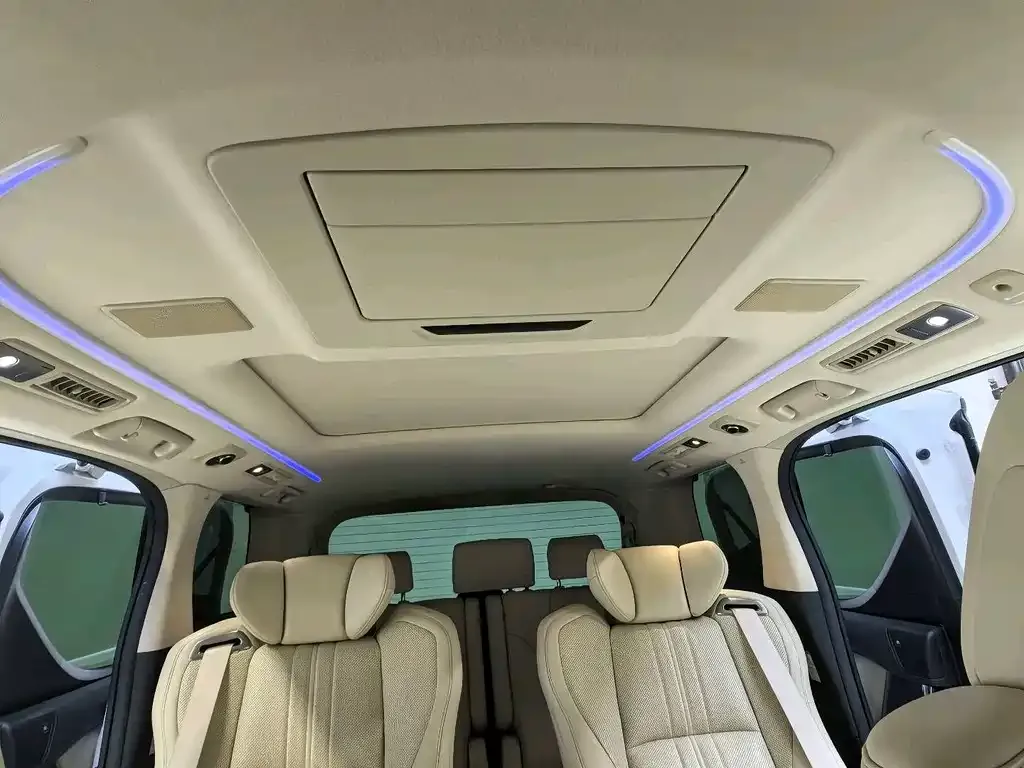Toyota Alphard — фото 8