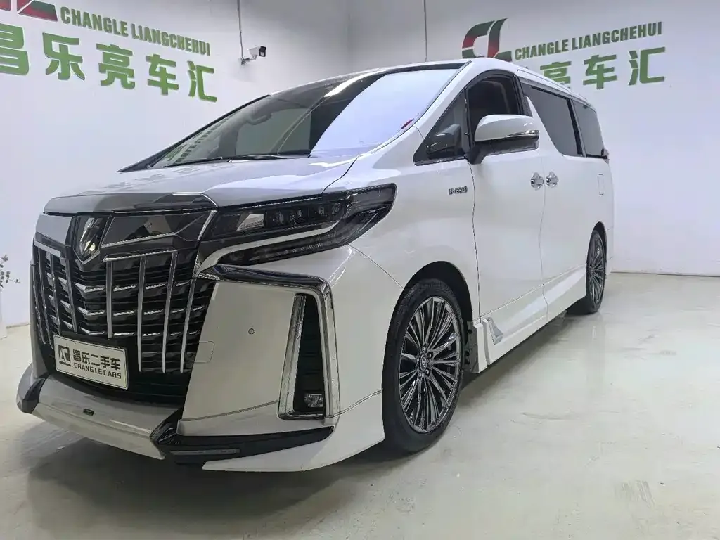 Toyota Alphard — фото 7