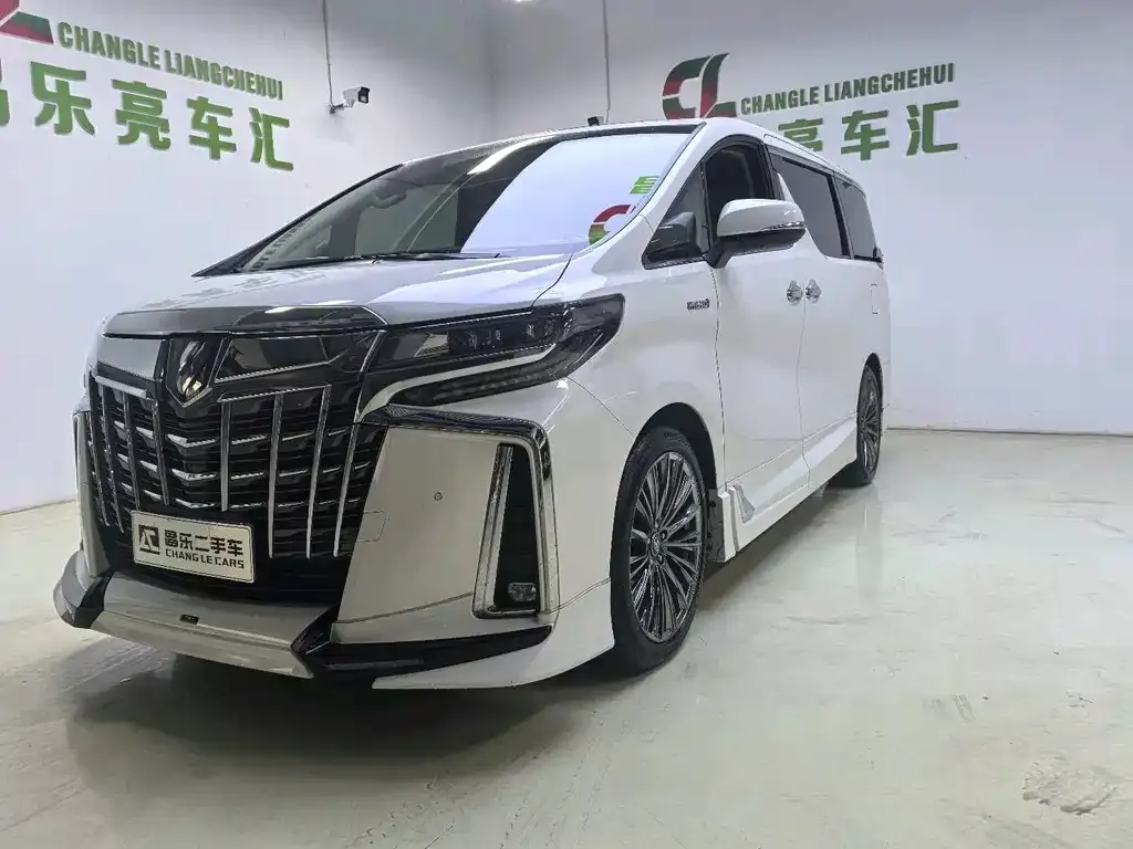 Toyota Alphard — фото 5