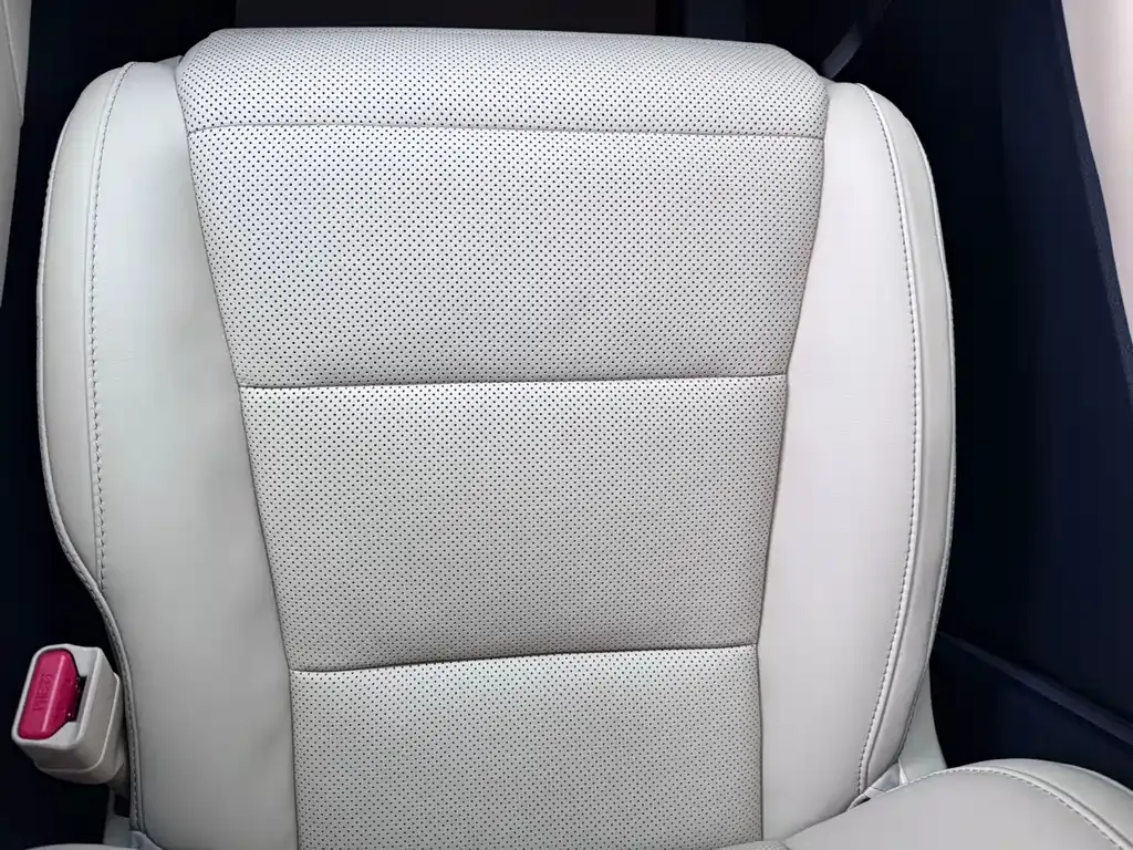 Toyota Alphard — фото 8