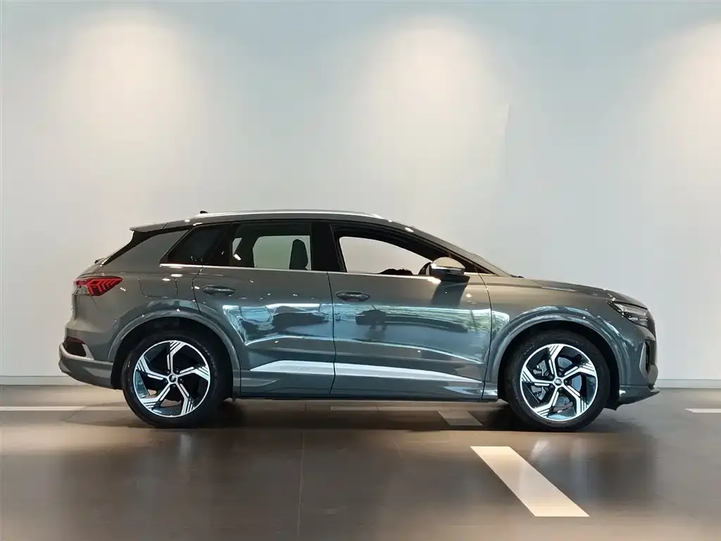 Audi Q4 e-tron — фото 8