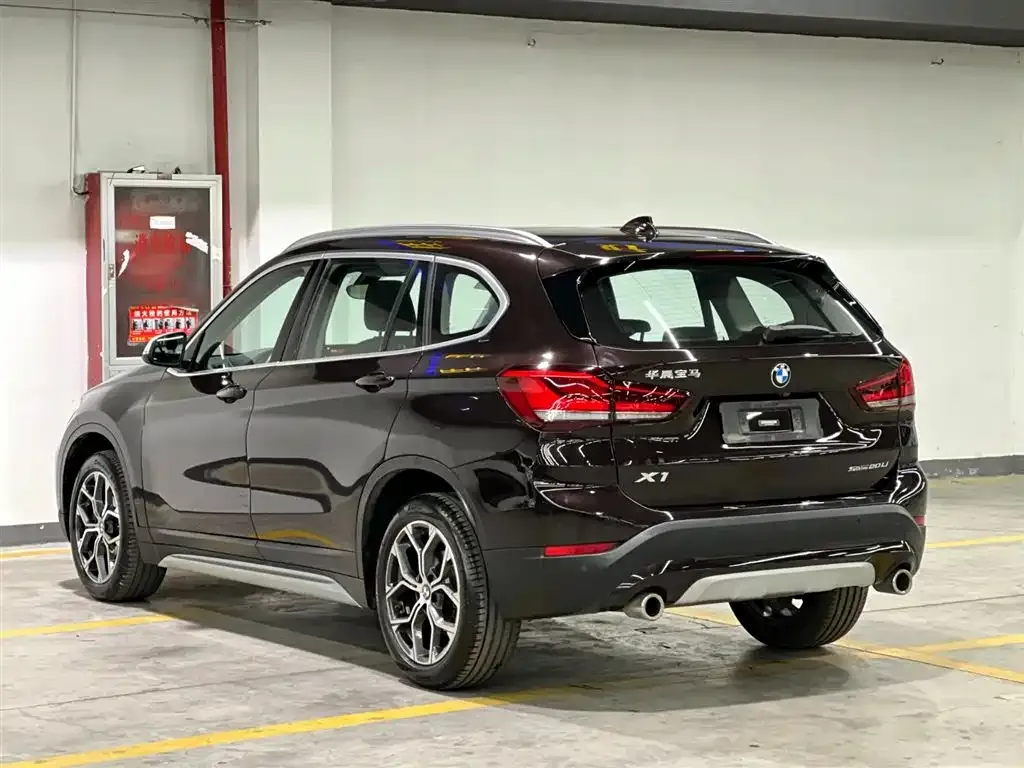 BMW X1 — фото 8