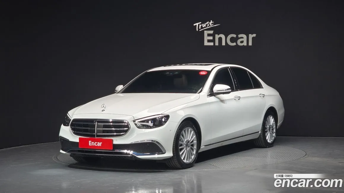 Mercedes-Benz E-Class — фото 1