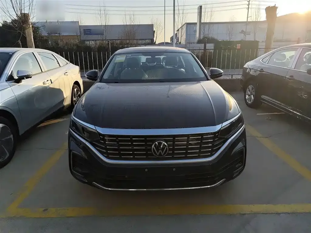 Volkswagen Passat New Energy — фото 2