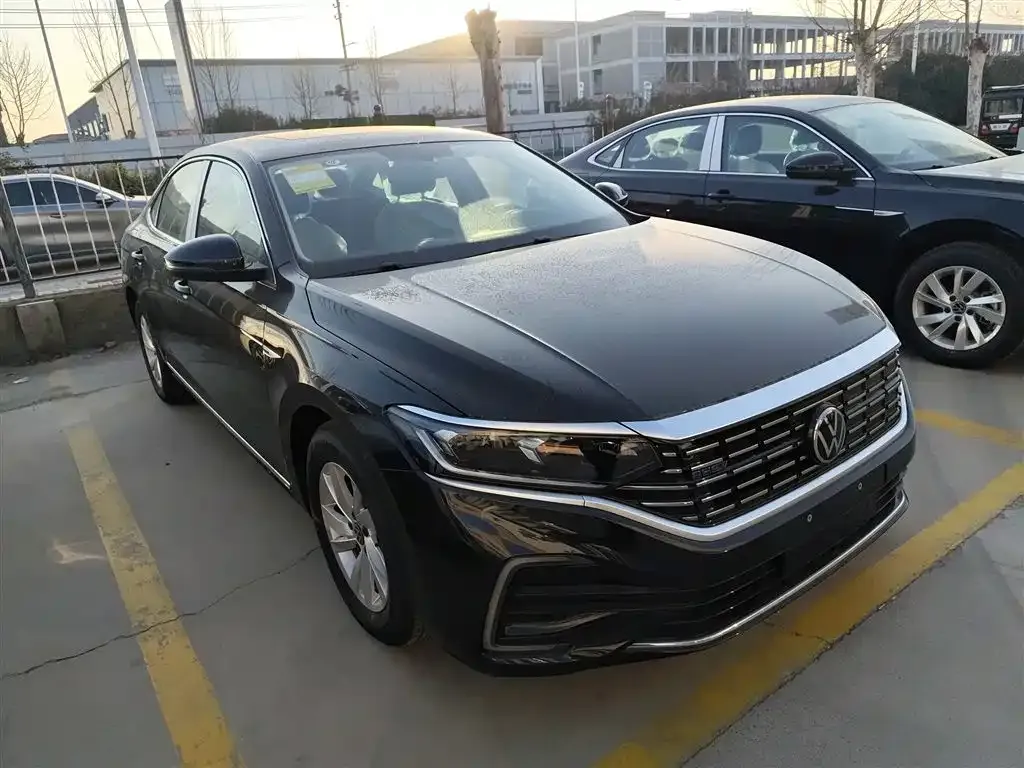 Volkswagen Passat New Energy — фото 9