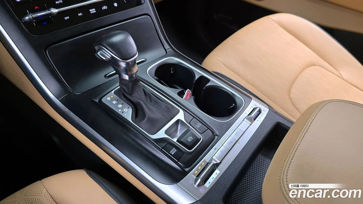 Kia Carnival — фото 10